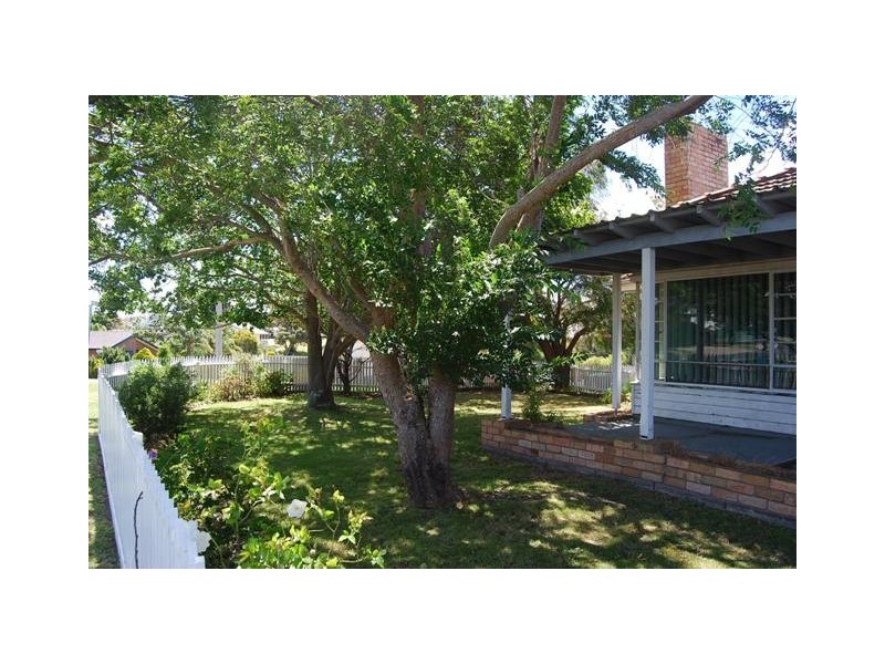 1 Daniel Street, Lakes Entrance VIC 3909