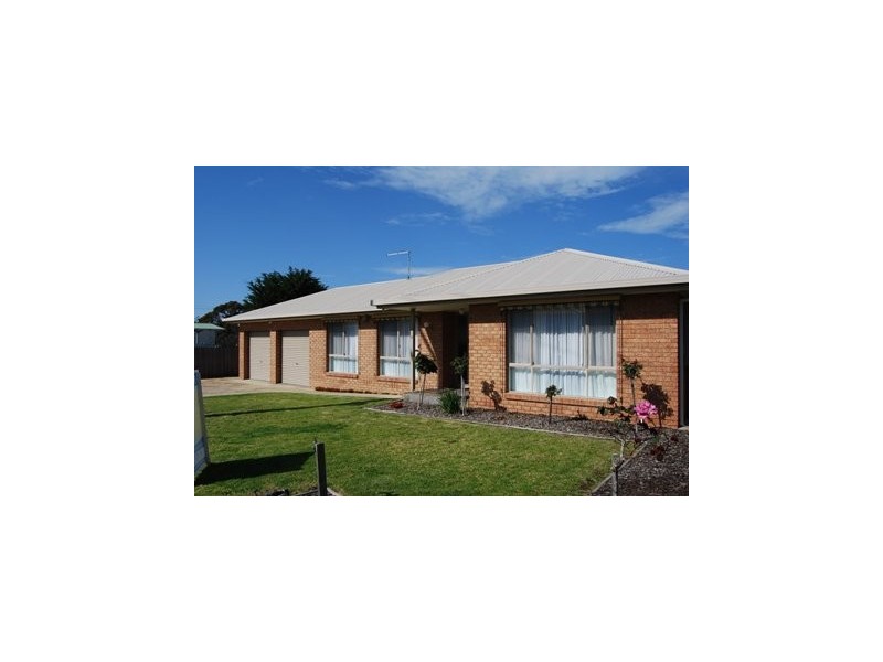 3 McCue Road, Lakes Entrance VIC 3909