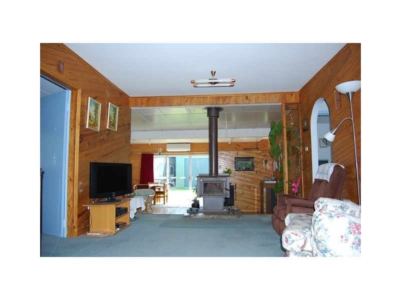 453 Lake Tyers Beach Road, Lake Tyers Beach VIC 3909