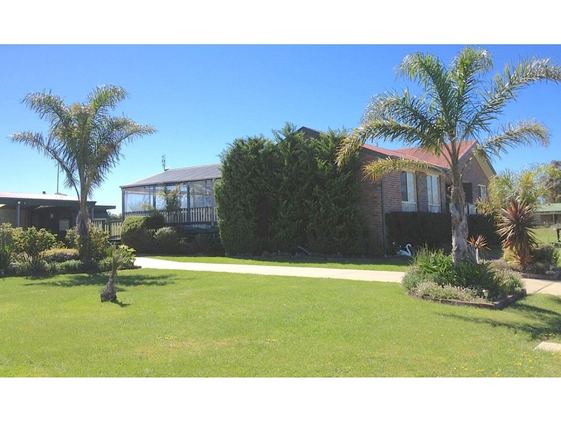 4 Curlew Grove, Metung VIC 3904