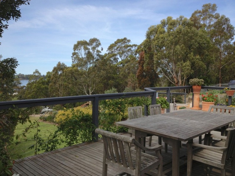 15 Nicholas Avenue, Metung VIC 3904