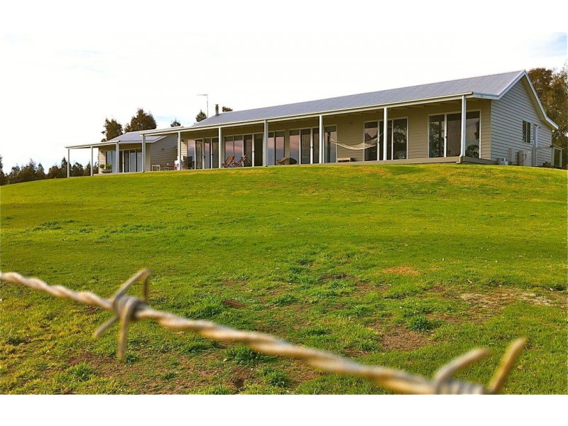 235 Hardys Road, Metung VIC 3904