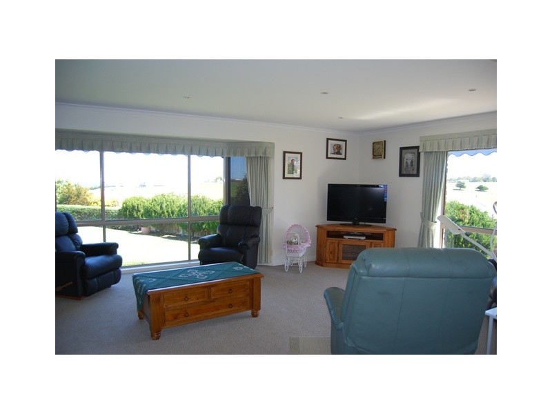 62 Stirling Drive, Lakes Entrance VIC 3909
