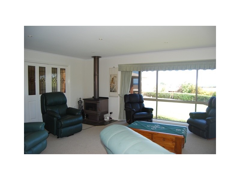 62 Stirling Drive, Lakes Entrance VIC 3909