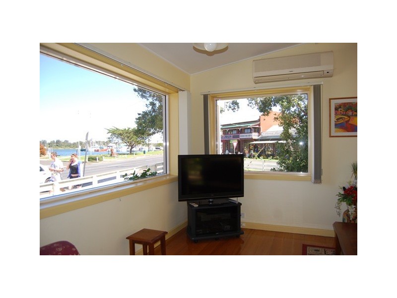 421 Esplanade, Lakes Entrance VIC 3909