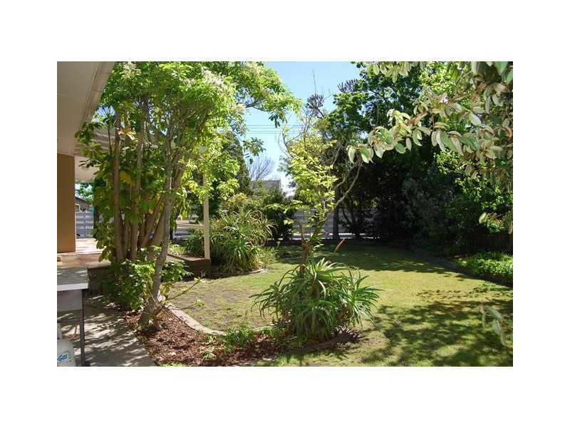 421 Esplanade, Lakes Entrance VIC 3909