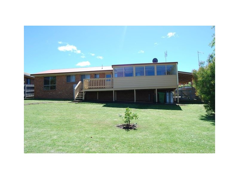 51 Lakeview Drive, Lakes Entrance VIC 3909