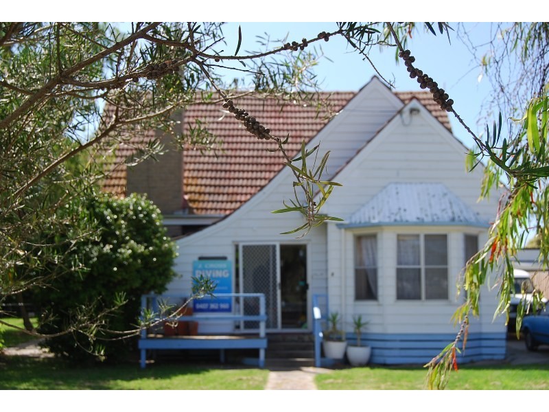 6 North Arm Avenue, Lakes Entrance VIC 3909