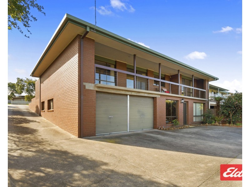 24 Creighton Street, Lakes Entrance VIC 3909