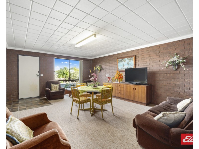 24 Creighton Street, Lakes Entrance VIC 3909