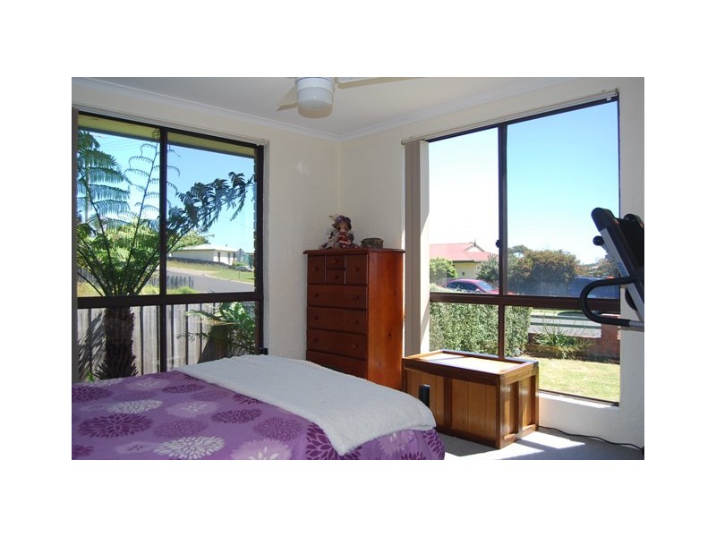 16 Panoramic Drive, Lakes Entrance VIC 3909