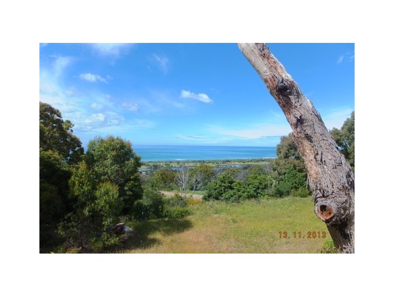 45 Ocean View Parade, Lakes Entrance VIC 3909