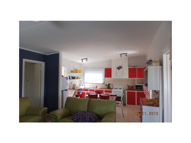 45 Ocean View Parade, Lakes Entrance VIC 3909