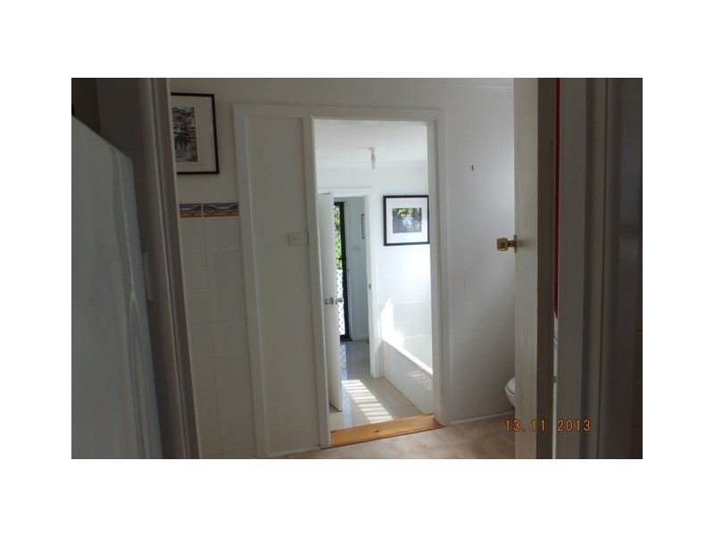 45 Ocean View Parade, Lakes Entrance VIC 3909