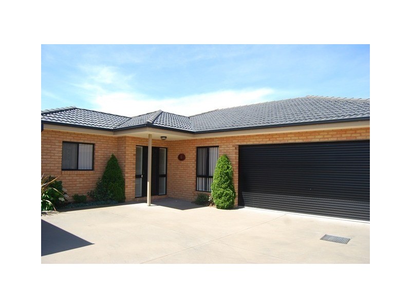 4 4 Bills Street, Lakes Entrance VIC 3909