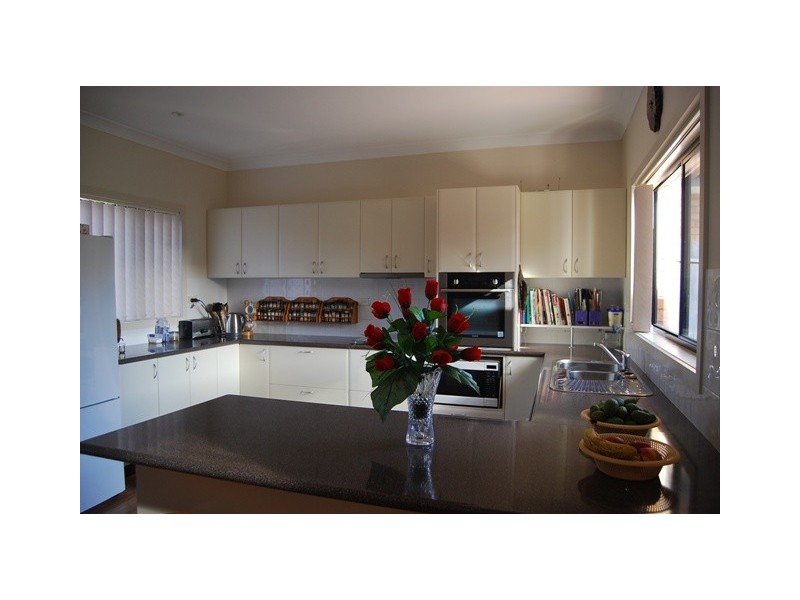 4 4 Bills Street, Lakes Entrance VIC 3909