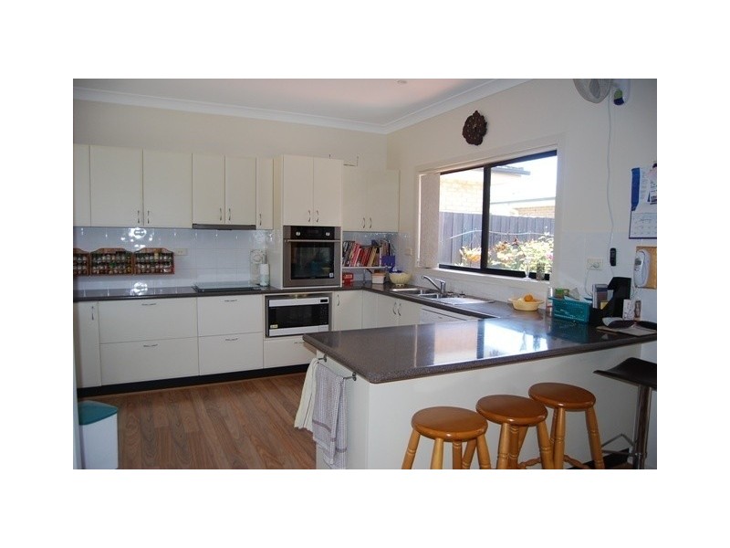 4 4 Bills Street, Lakes Entrance VIC 3909