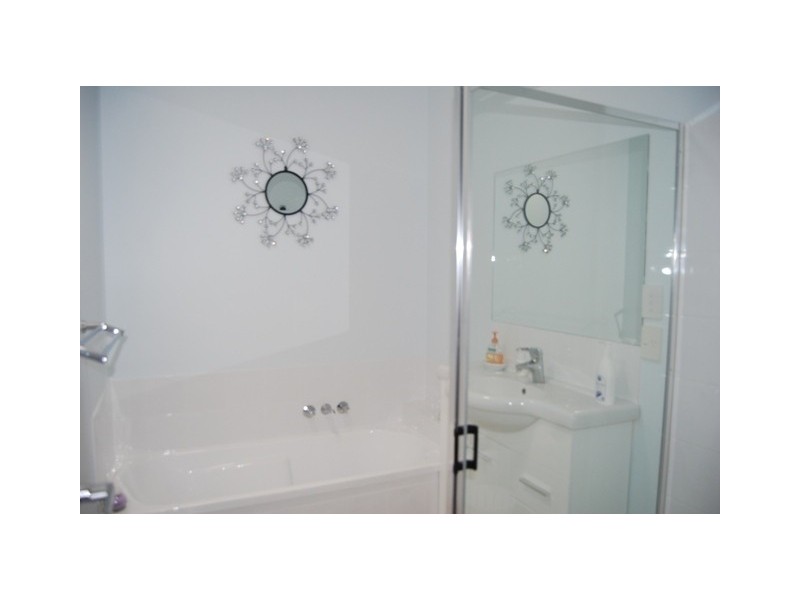 4 4 Bills Street, Lakes Entrance VIC 3909