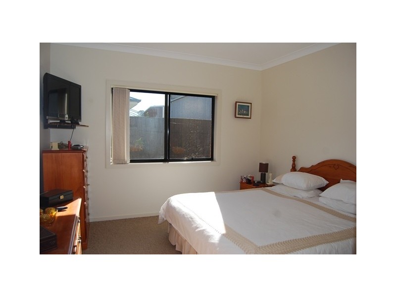 4 4 Bills Street, Lakes Entrance VIC 3909