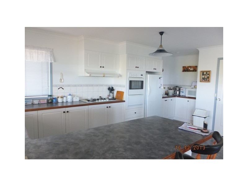 45 Nautilus Way, Lakes Entrance VIC 3909