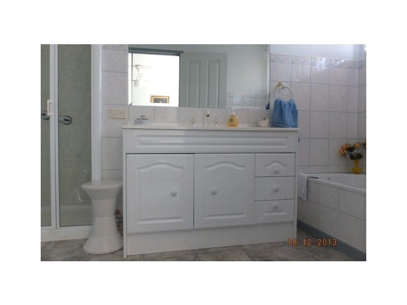 45 Nautilus Way, Lakes Entrance VIC 3909