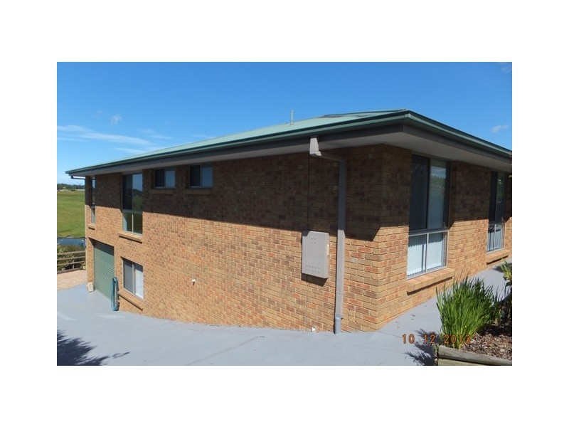 45 Nautilus Way, Lakes Entrance VIC 3909