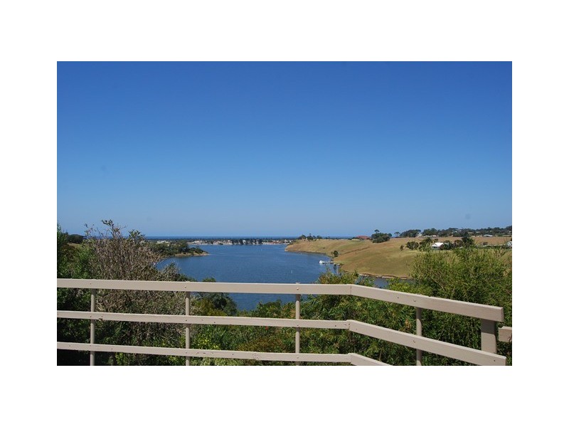 45 Nautilus Way, Lakes Entrance VIC 3909
