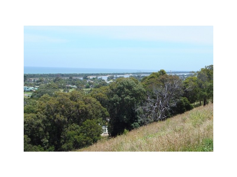 31 Lyrebird Court, Lakes Entrance VIC 3909