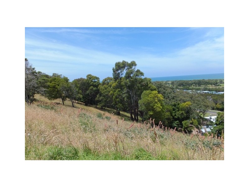 31 Lyrebird Court, Lakes Entrance VIC 3909