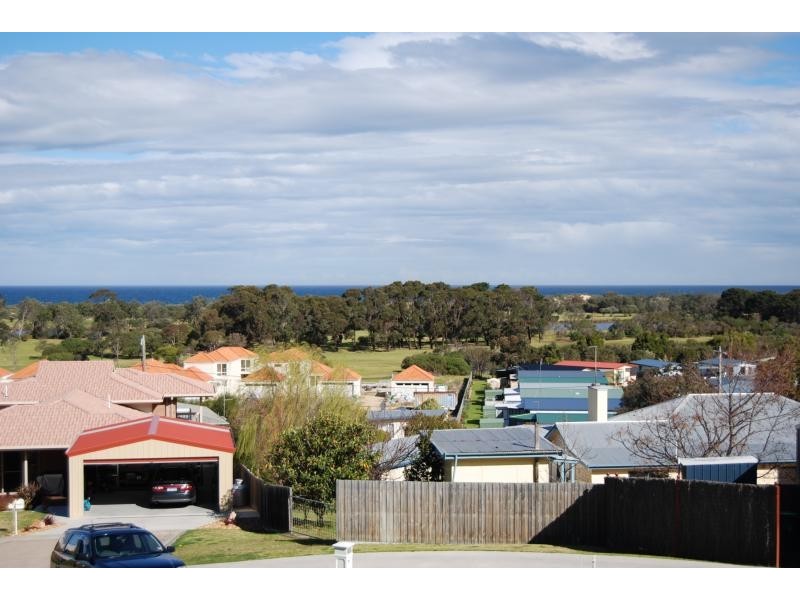 12 Moorabinda Court, Lakes Entrance VIC 3909