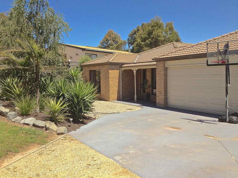 10 Neals Road, Metung VIC 3904