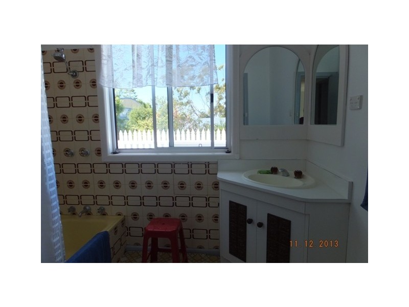 8 Sudings Road, Lakes Entrance VIC 3909