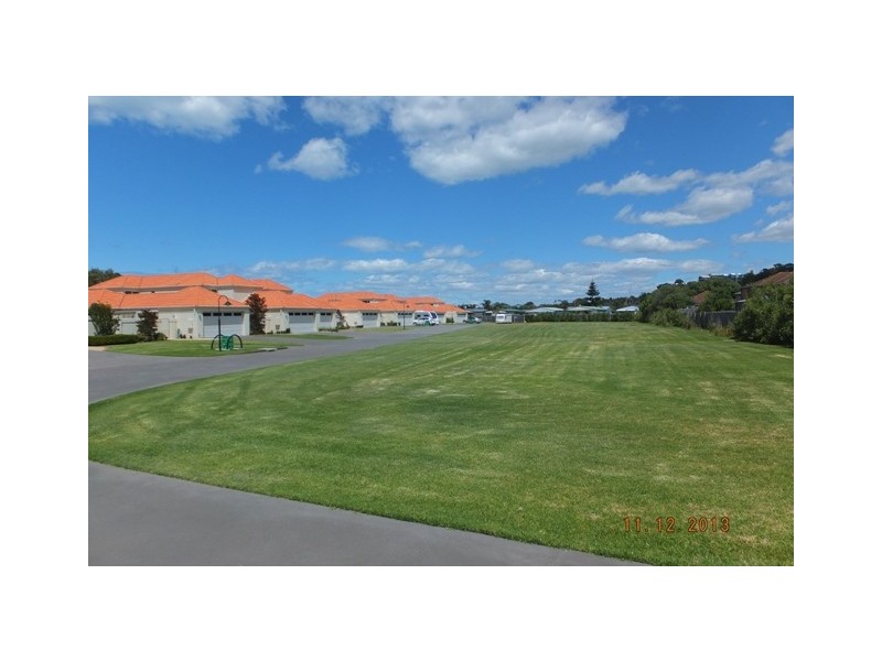 122 Golf Links Road, Lakes Entrance VIC 3909