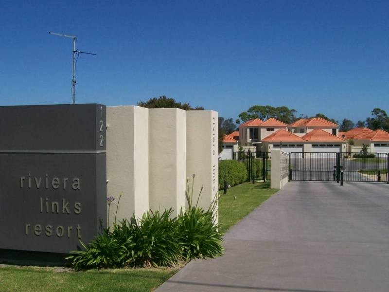 122 Golf Links Road, Lakes Entrance VIC 3909