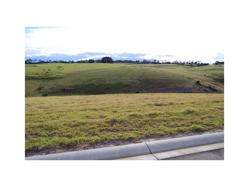 81 Stirling Drive, Lakes Entrance VIC 3909
