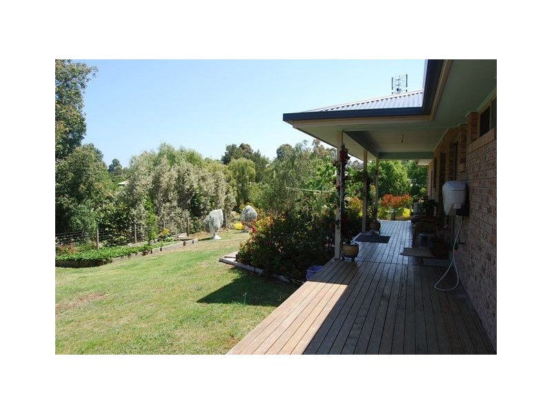 104 Hunters Lane, Lakes Entrance VIC 3909