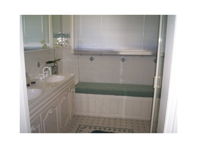 19 The Balcony, Lakes Entrance VIC 3909