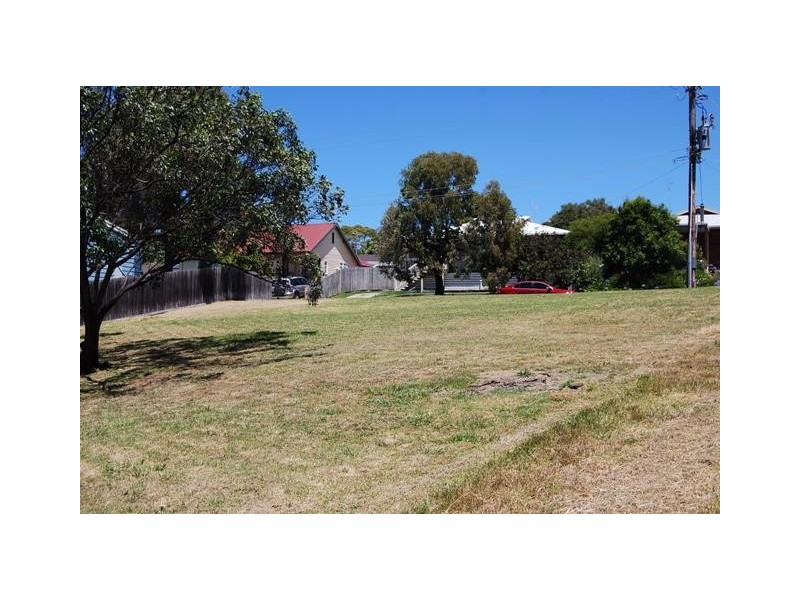 22 Campbell Grove, Lakes Entrance VIC 3909