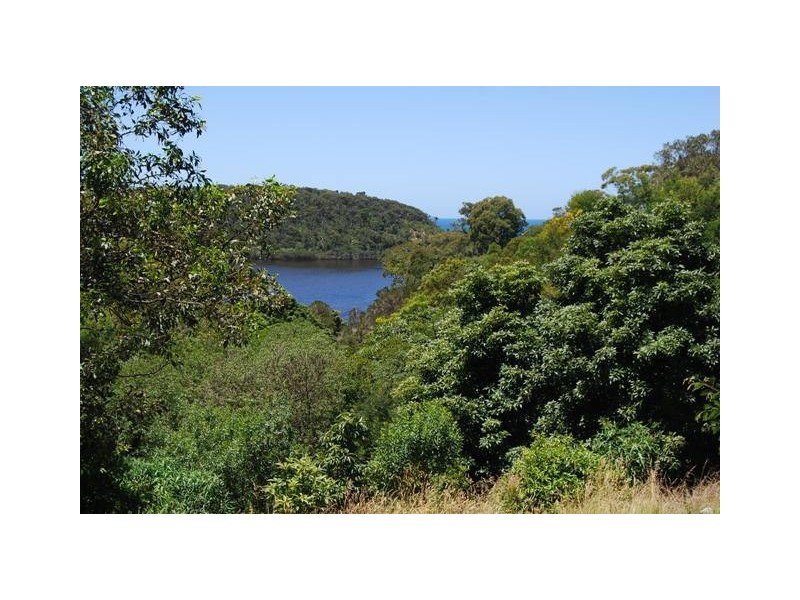 22 Campbell Grove, Lakes Entrance VIC 3909