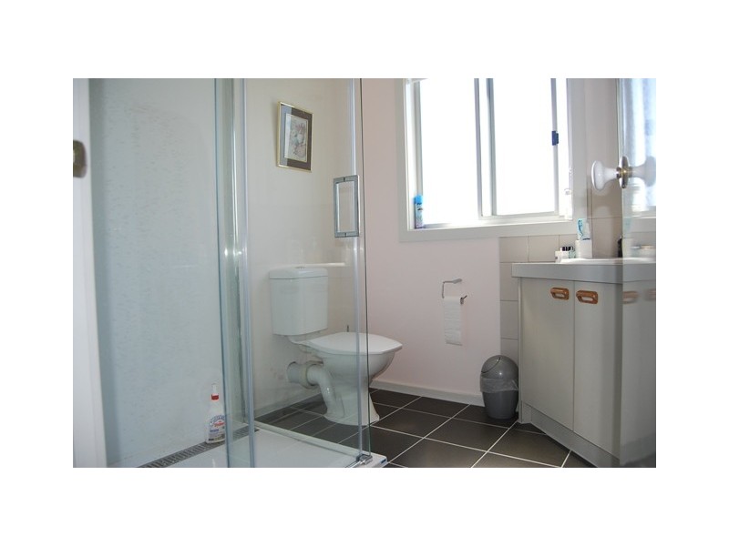 2/40 Hazel Road, Lakes Entrance VIC 3909