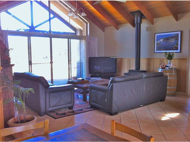 780 Nungurner Road, Metung VIC 3904