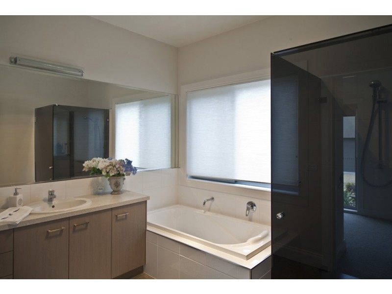 47 Kings Cove Boulevard, Metung VIC 3904