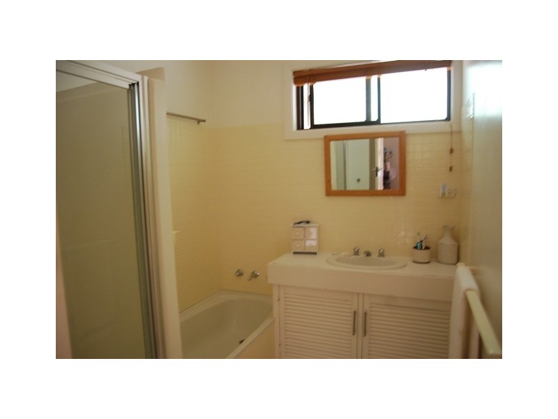 41 Robin Street, Lakes Entrance VIC 3909