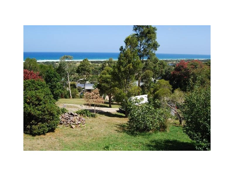 16 Gay Street, Lakes Entrance VIC 3909