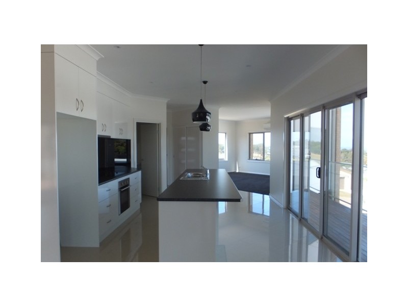 18 Tower Hill Court, Lakes Entrance VIC 3909