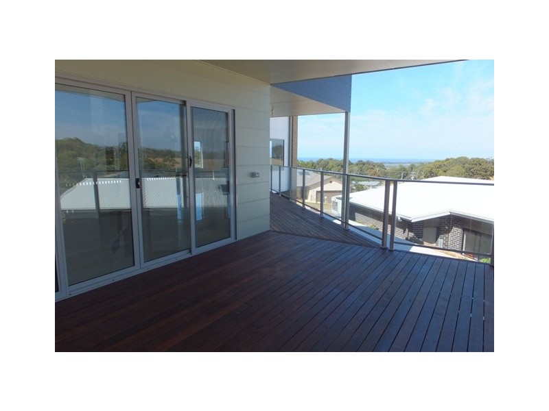 18 Tower Hill Court, Lakes Entrance VIC 3909