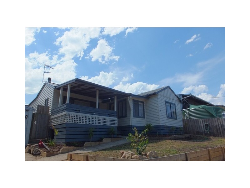 15 Daniel Street, Lakes Entrance VIC 3909