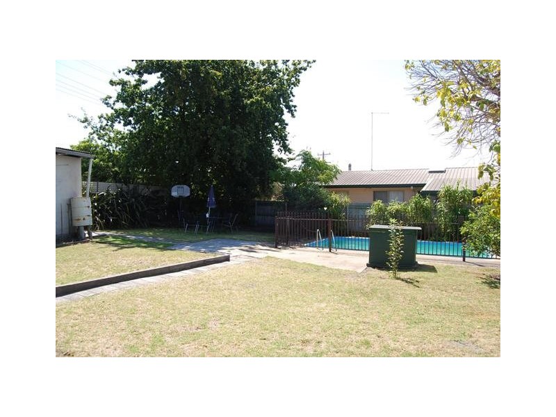 19 Creighton Street, Lakes Entrance VIC 3909