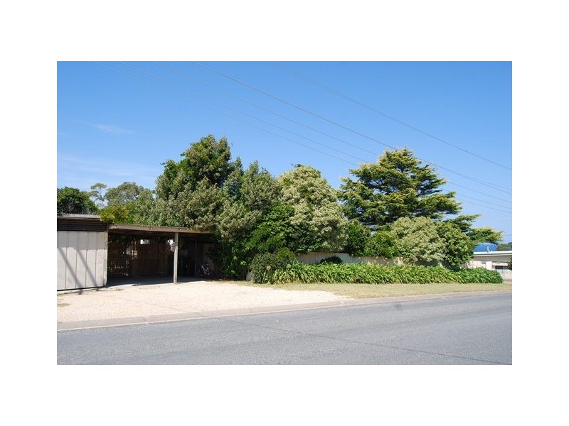 19 Creighton Street, Lakes Entrance VIC 3909