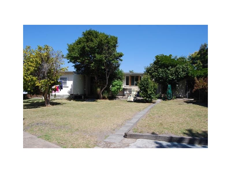 19 Creighton Street, Lakes Entrance VIC 3909